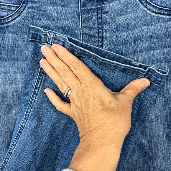 SPANX Kick Flare Pull-on Jeans Size L Petite Vintage Indigo - Picture 3 of 5